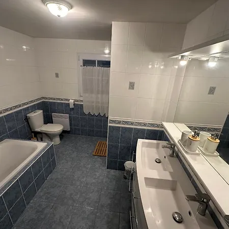 Maison Renovee Proche Et Centre-ville, 8 Pers, 4 Ch, Jardin, Terrasse, Wifi, Equipements Bebe - Fr-1-194-287 펜션 *