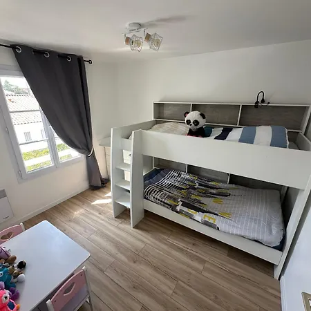 펜션 Maison Renovee Proche Et Centre-ville, 8 Pers, 4 Ch, Jardin, Terrasse, Wifi, Equipements Bebe - Fr-1-194-287 *